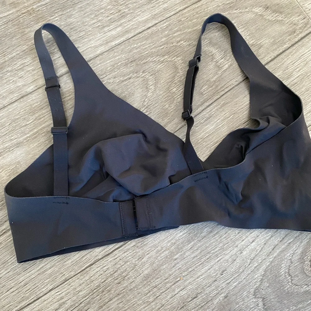 SKIMS Black Bra - Picture 3 of 3
